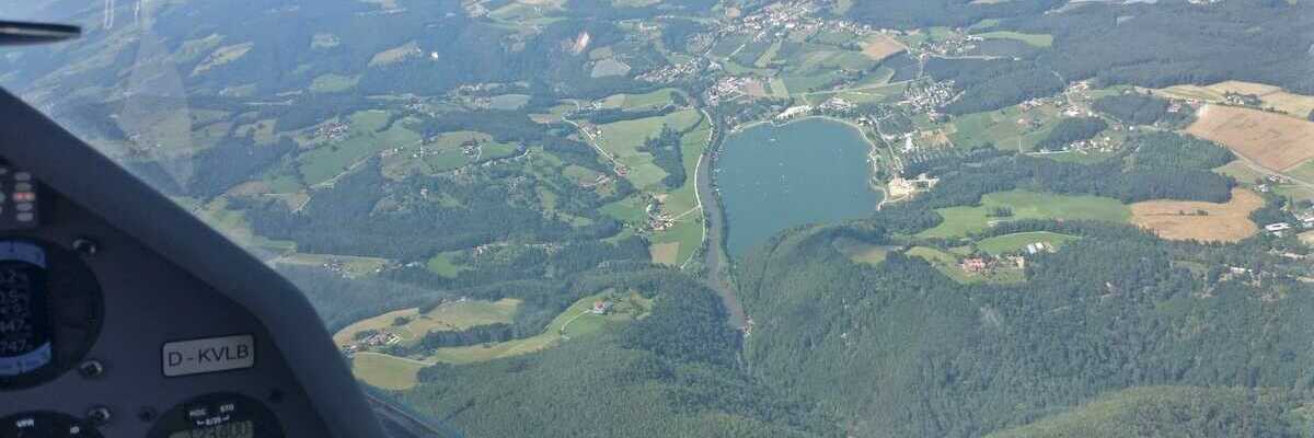 Flugwegposition um 13:25:54: Aufgenommen in der Nähe von Siegersdorf bei Herberstein, Österreich in 1371 Meter